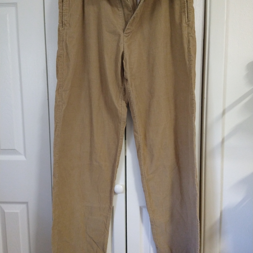 Izod Men's Corduroy Pants in Tan